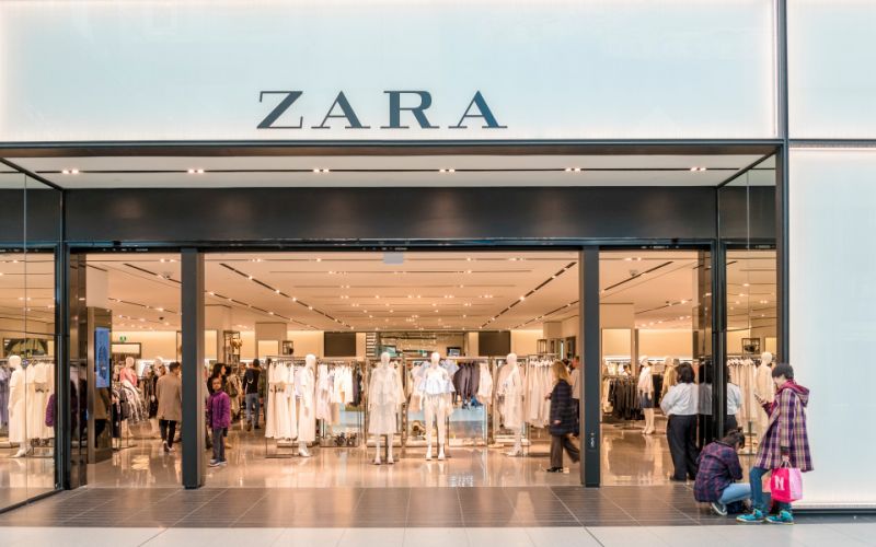 Zara Launches Its First ‘Click And Collect’ Store You & I